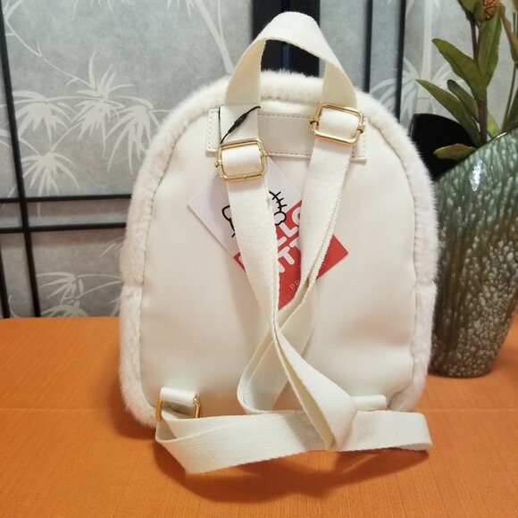So Fluffy!! Hello Kitty Fluffy White Backpack School Bag - NWT - Picture 7 of 8